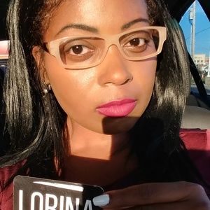 Meet your Posher, Lorina